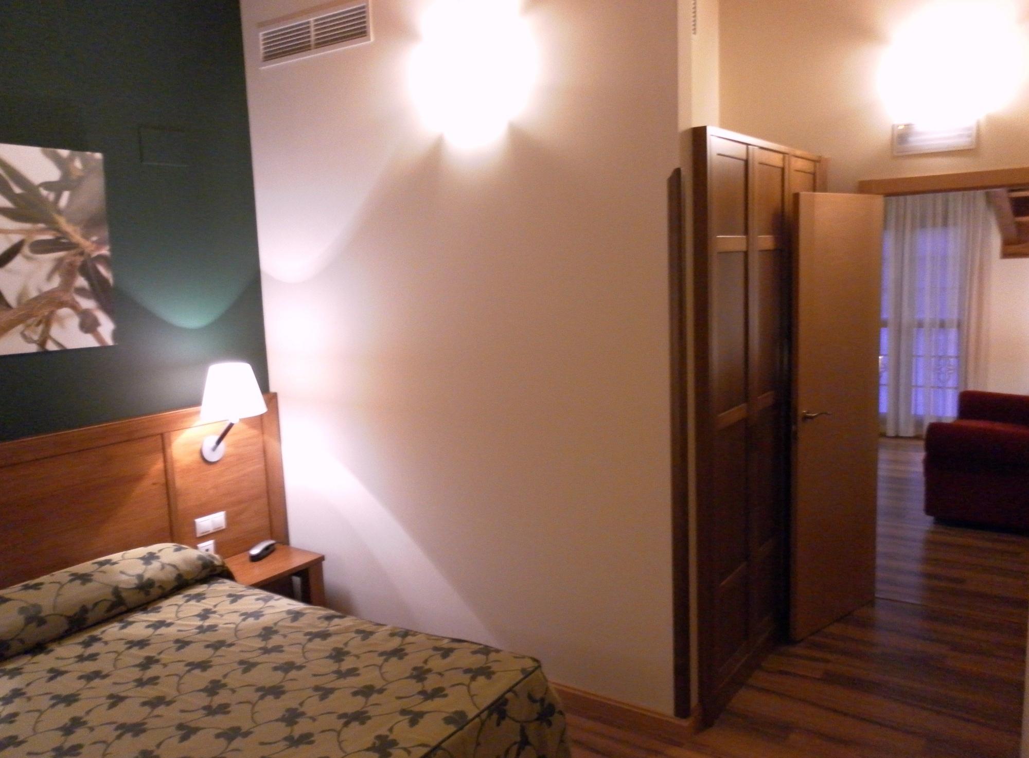 Hotel Milagros Rio Riaza Ngoại thất bức ảnh