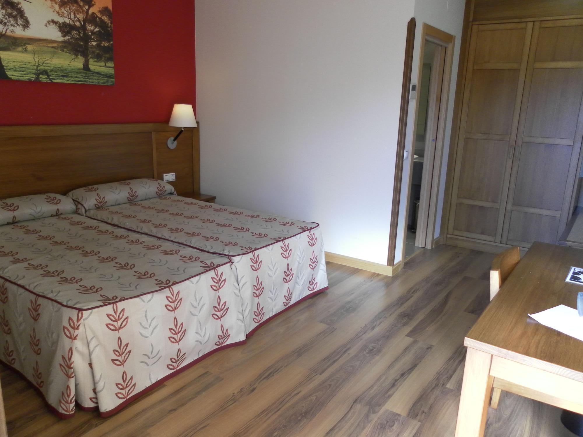 Hotel Milagros Rio Riaza Ngoại thất bức ảnh