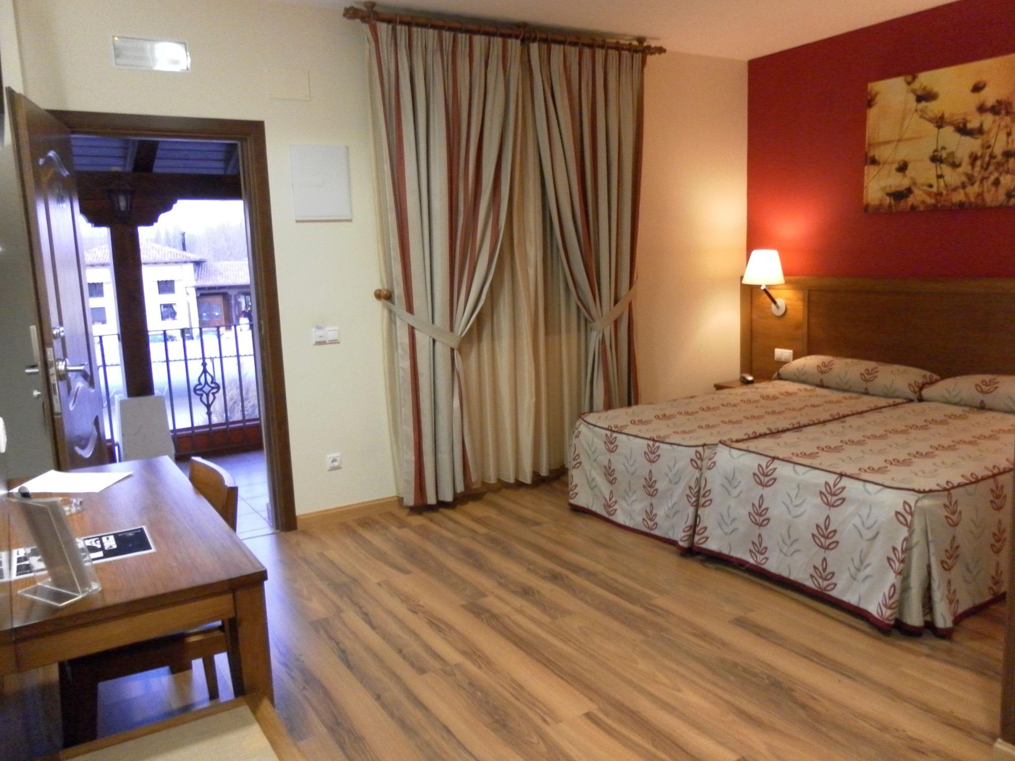 Hotel Milagros Rio Riaza Ngoại thất bức ảnh