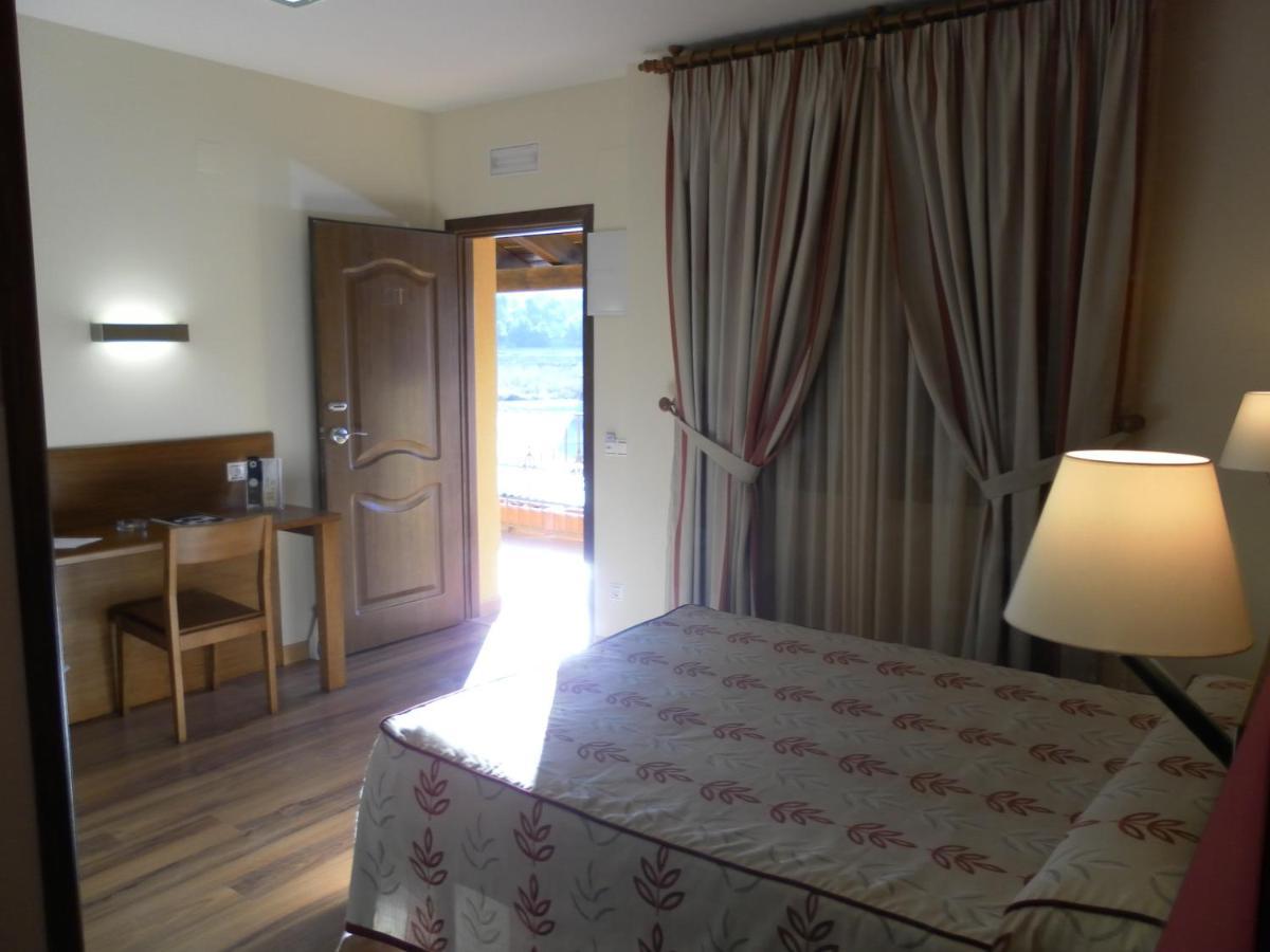 Hotel Milagros Rio Riaza Ngoại thất bức ảnh